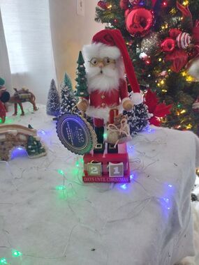 FAO Schwarz Countdown Till Christmas Wooden Holiday Decoration. NWOB